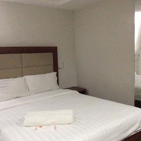Cherry Midtown Hotel Олонгапо Номер фото