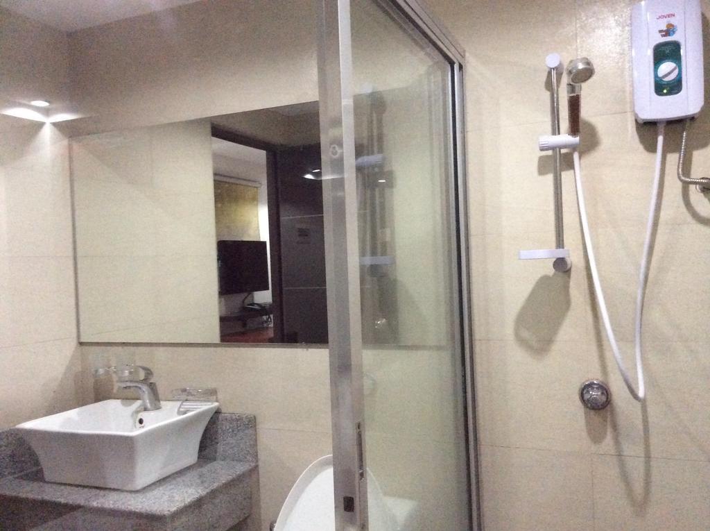 Cherry Midtown Hotel Олонгапо Номер фото