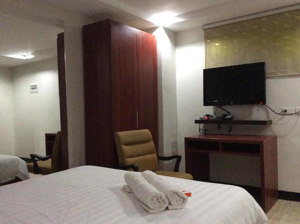 Cherry Midtown Hotel Олонгапо Номер фото