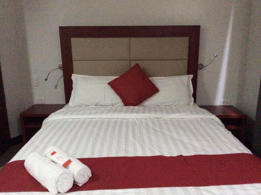 Cherry Midtown Hotel Олонгапо Номер фото