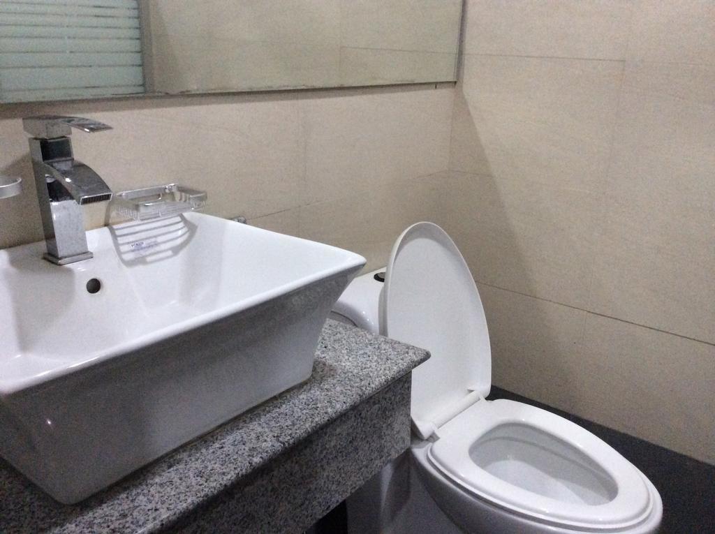 Cherry Midtown Hotel Олонгапо Номер фото