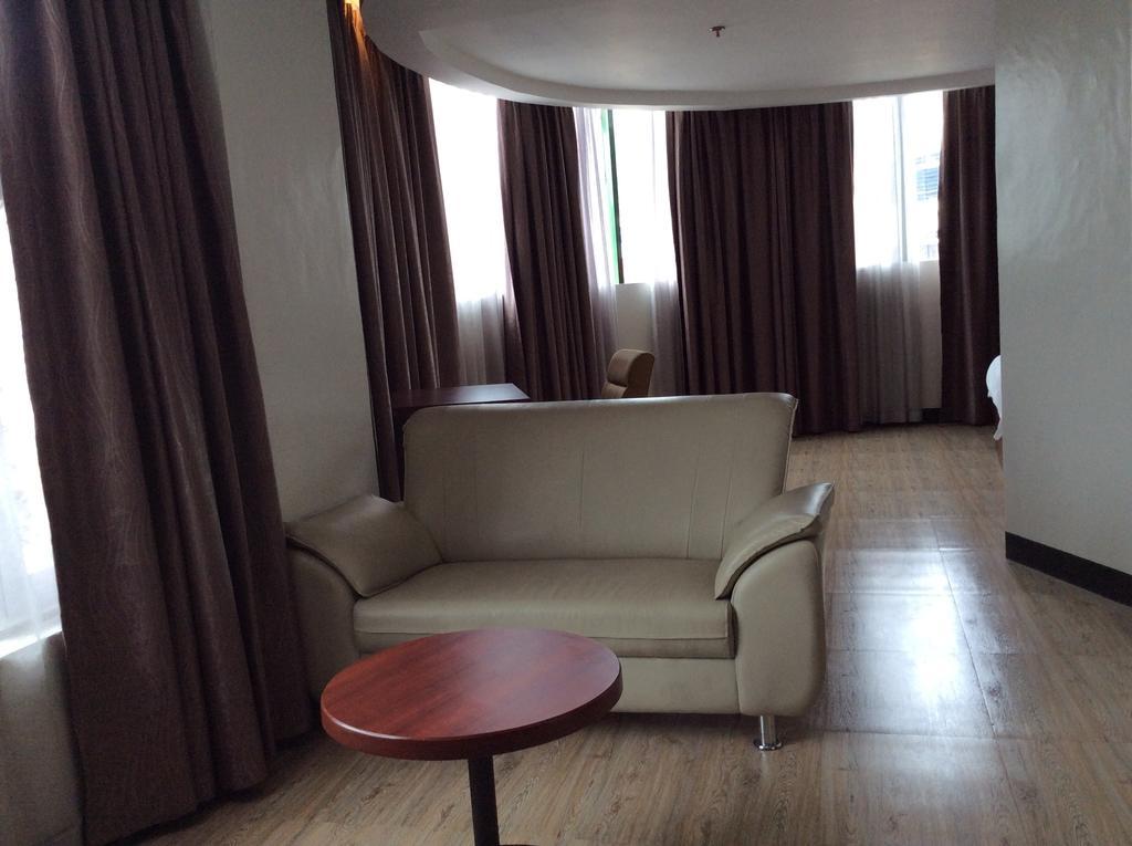 Cherry Midtown Hotel Олонгапо Номер фото