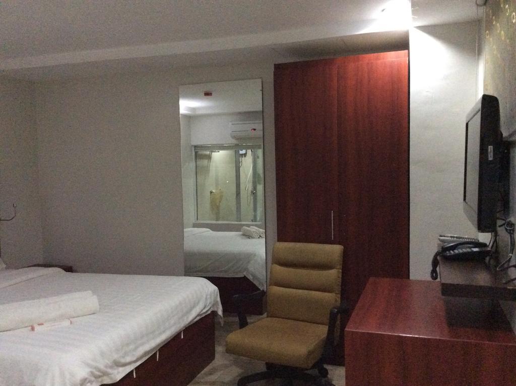 Cherry Midtown Hotel Олонгапо Номер фото