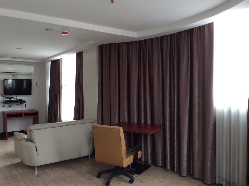Cherry Midtown Hotel Олонгапо Номер фото